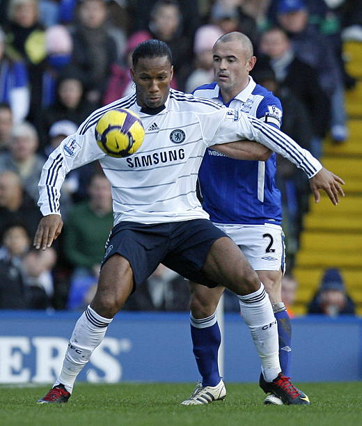 随着他在球 随着他在球